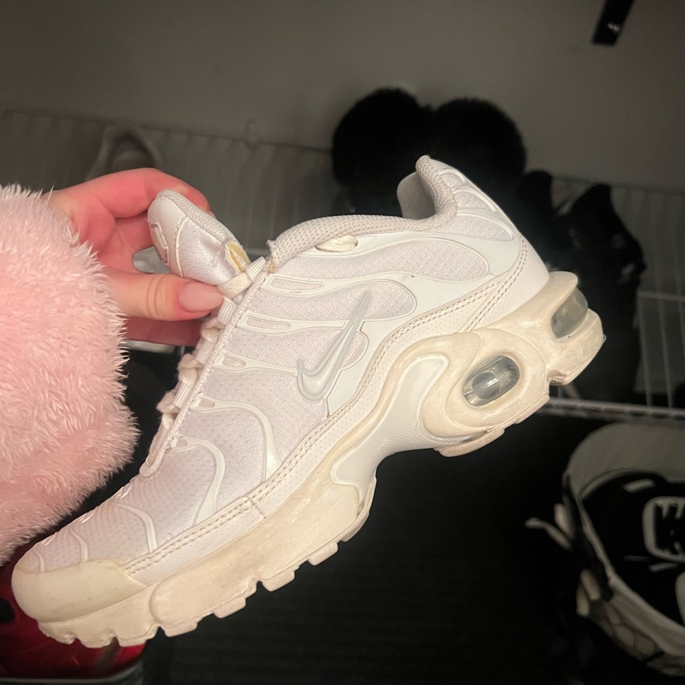 Nike tn in white size 4